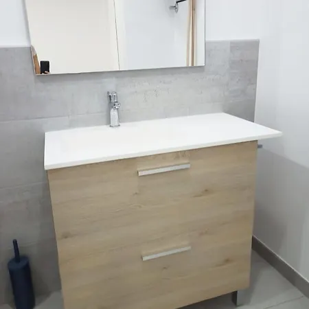 Cozy Estudio Con Wifi Y Solarium 아파트 *